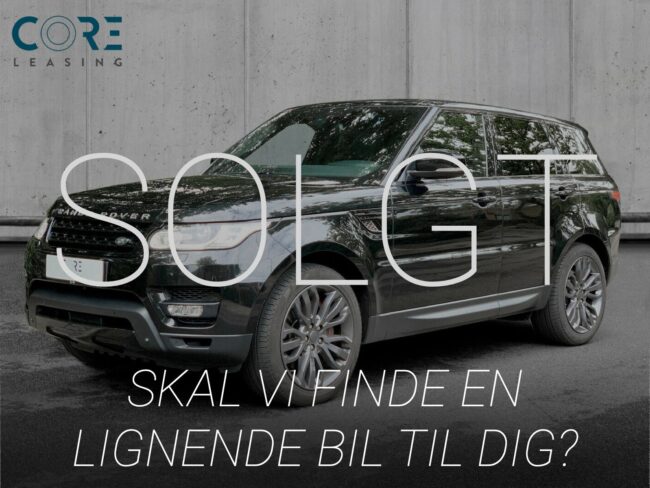 Sortmetal Land Rover Range Rover Sport SDV6 HSE aut. fra 2015 parkeret foran en betonmur. CORE Leasing A/S er eksperter i Land Rover leasing.