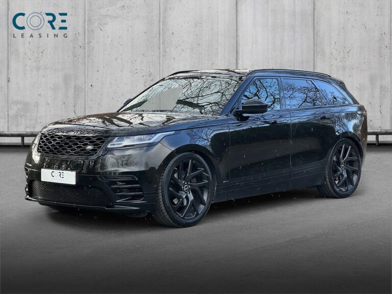 Sortmetal Land Rover Range Rover Velar D300 R-Dynamic HSE aut. fra 2018 parkeret foran en betonmur. CORE Leasing A/S er eksperter i Land Rover leasing.