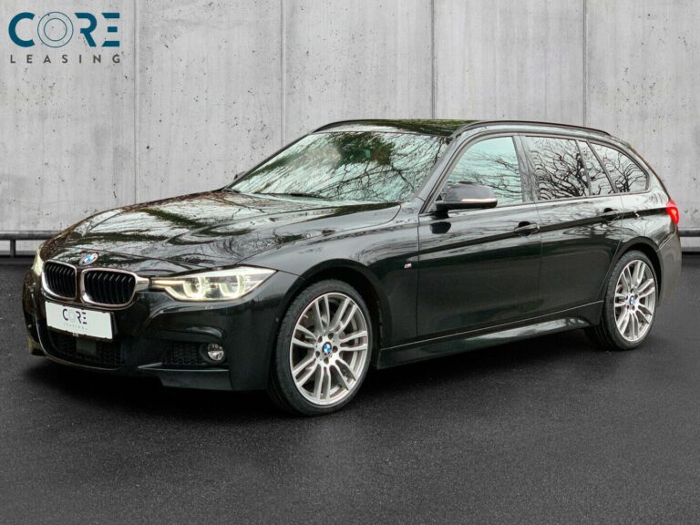Sortmetal BMW 335d Touring xDrive aut. fra 2016 parkeret foran en betonmur. CORE Leasing A/S er eksperter i BMW leasing.