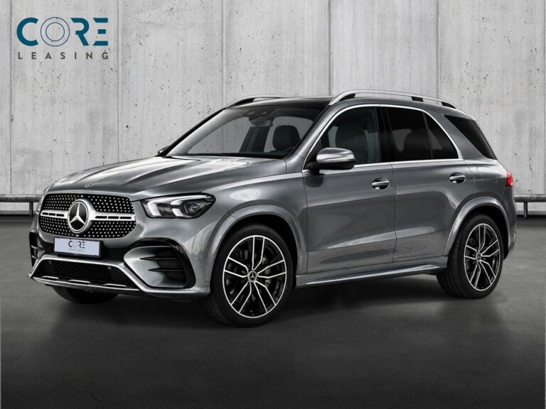 Gråmetal Mercedes GLE350 de AMG Line aut. 4Matic fra 2024 parkeret foran en betonmur. CORE Leasing A/S er eksperter i Mercedes leasing.