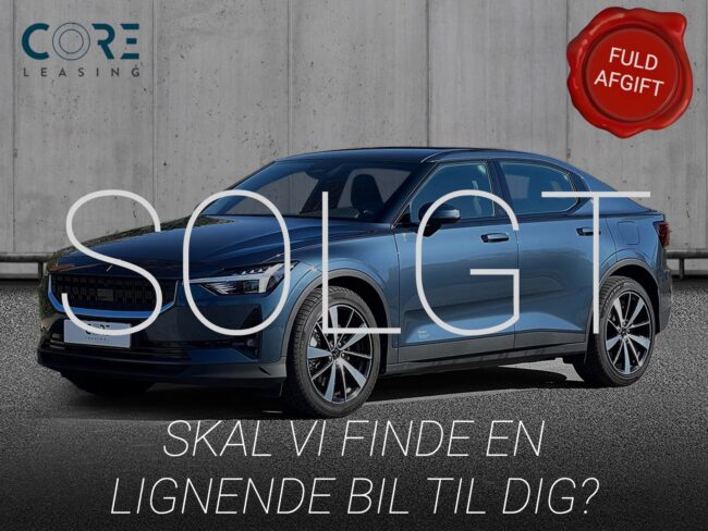 Blåmetal Polestar 2 Long Range AWD fra 2021 parkeret foran en betonmur. CORE Leasing A/S er eksperter i Polestar leasing.