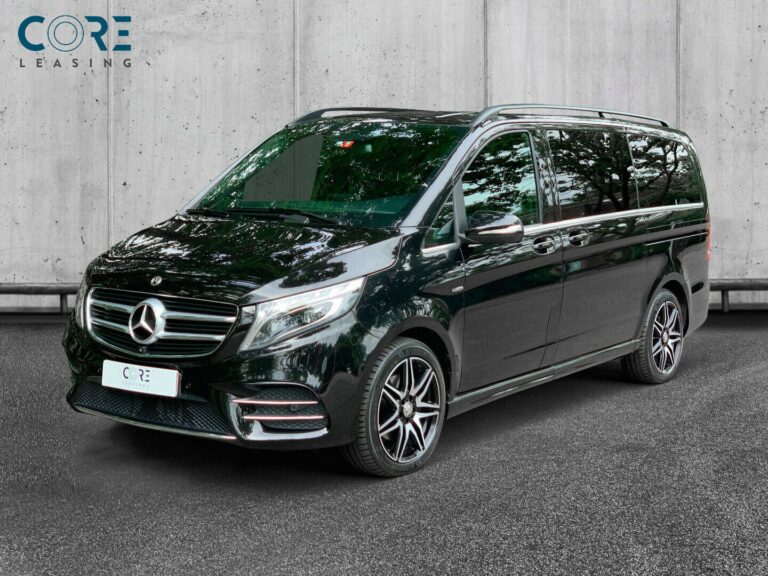 Sortmetal Mercedes V250 d Avantgarde aut. lang fra 2014 parkeret foran en betonmur. CORE Leasing A/S er eksperter i Mercedes leasing.