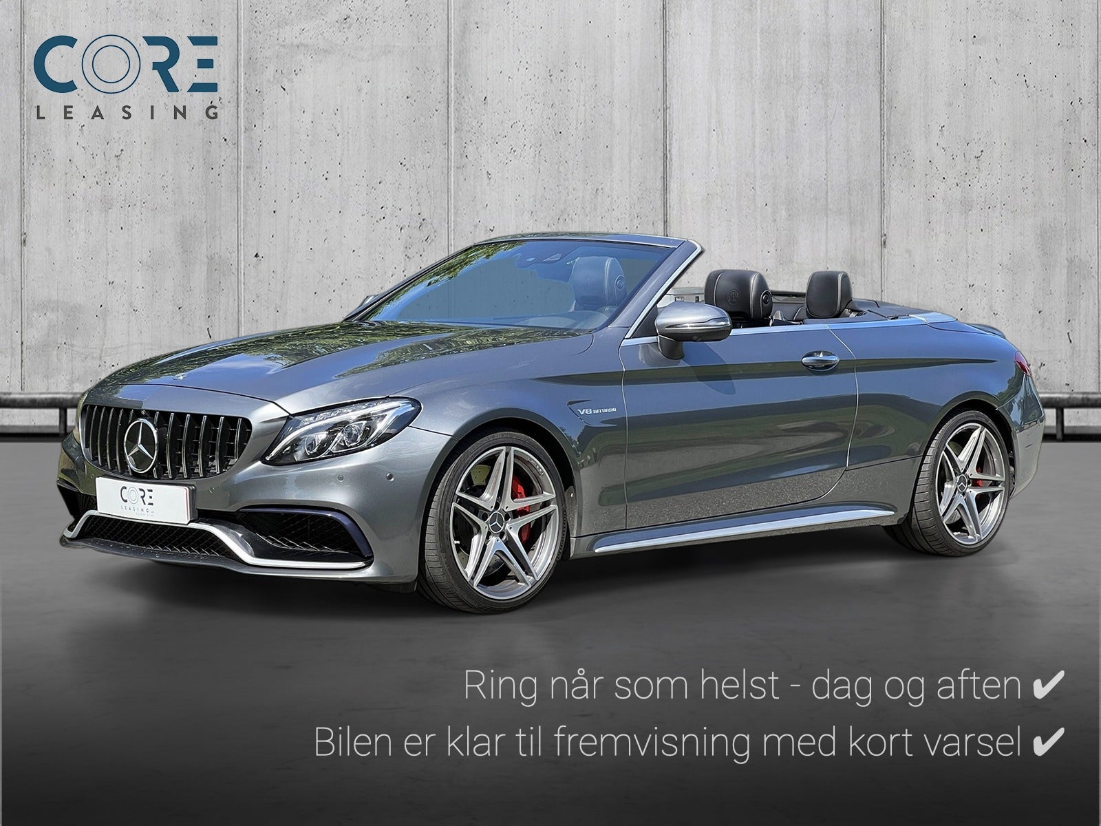 Gråmetal Mercedes C63 AMG S Cabriolet aut. fra 2017 parkeret foran en betonmur. CORE Leasing A/S er eksperter i Mercedes leasing.