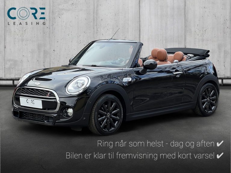 Sortmetal MINI Cooper S Cabriolet aut. fra 2017 parkeret foran en betonmur. CORE Leasing A/S er eksperter i MINI leasing.