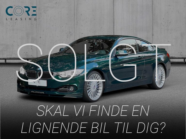 Grønmetal Alpina B4 Bi-turbo Coupé Sw-tr. AWD fra 2016 parkeret foran en betonmur. CORE Leasing A/S er eksperter i Alpina leasing.