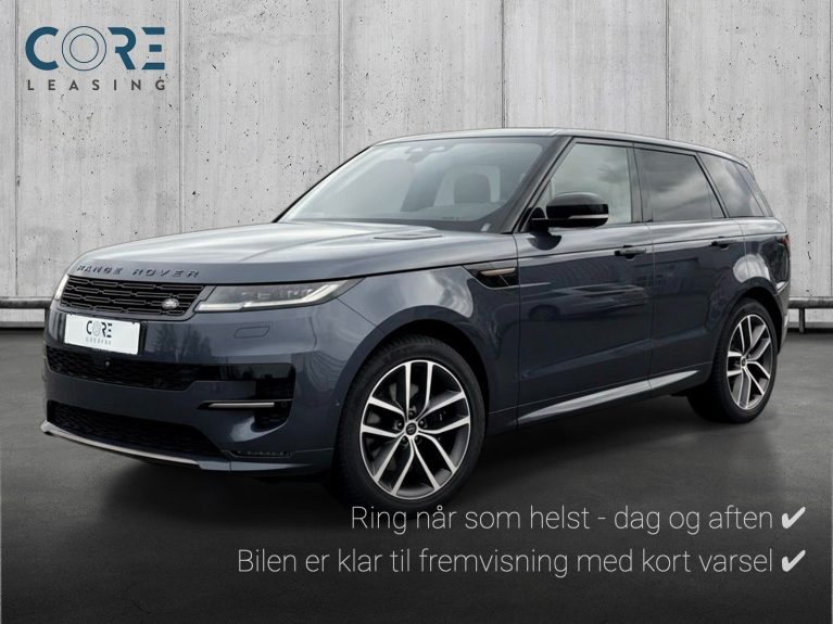 Sortmetal Land Rover Range Rover Sport P550e Autobiography aut. fra 2024 parkeret foran en betonmur. CORE Leasing A/S er eksperter i Land Rover leasing.