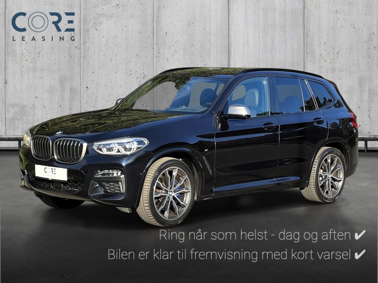 Sortmetal BMW X3 M40i Connected xDrive aut. fra 2020 parkeret foran en betonmur. CORE Leasing A/S er eksperter i BMW leasing.