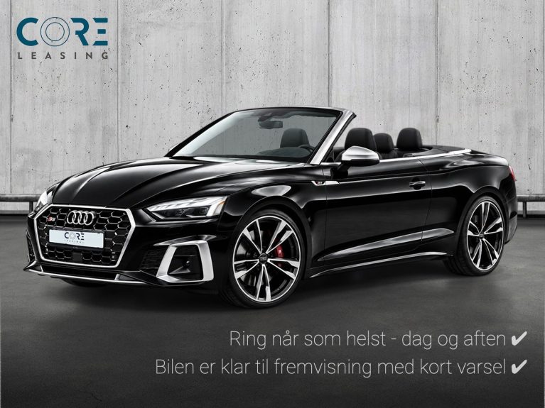 Sortmetal Audi S5 TFSi Cabriolet quattro Tiptr. fra 2022 parkeret foran en betonmur. CORE Leasing A/S er eksperter i Audi leasing.