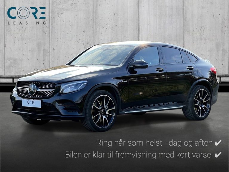 Sortmetal Mercedes GLC43 AMG Coupé aut. 4Matic fra 2017 parkeret foran en betonmur. CORE Leasing A/S er eksperter i Mercedes leasing.