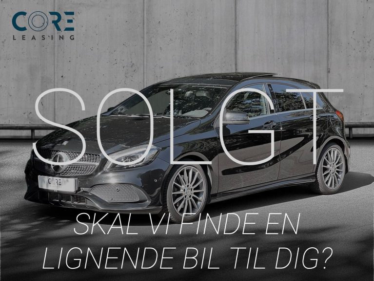 Sortmetal Mercedes A250 aut. fra 2016 parkeret foran en betonmur. CORE Leasing A/S er eksperter i Mercedes leasing.